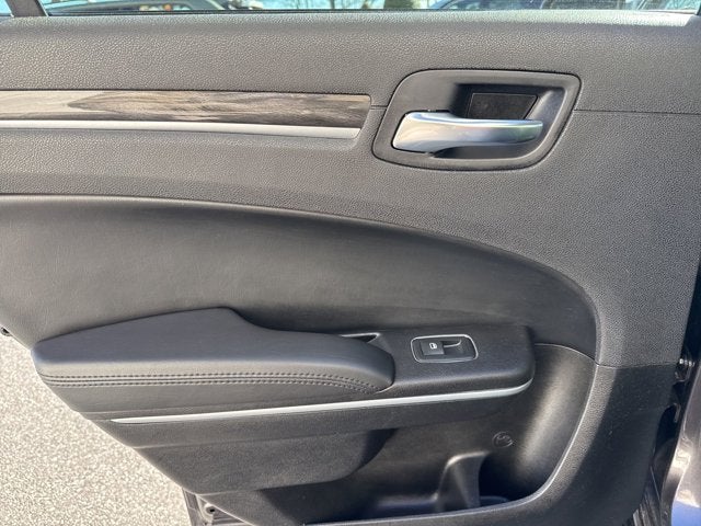 2022 Chrysler 300 Touring L