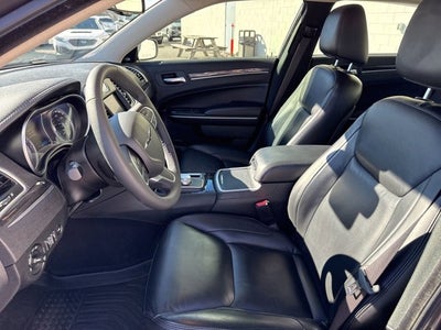 2022 Chrysler 300 Touring L