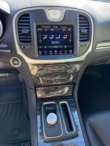 2022 Chrysler 300 Touring L