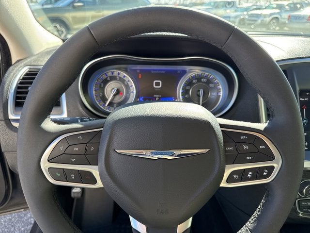 2022 Chrysler 300 Touring L