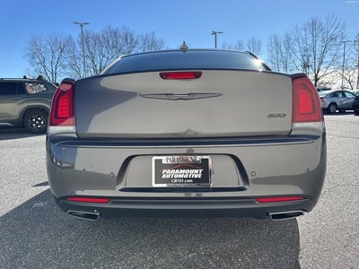 2022 Chrysler 300 Touring L