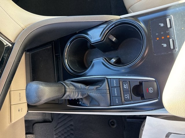 2018 Toyota Camry Hybrid LE