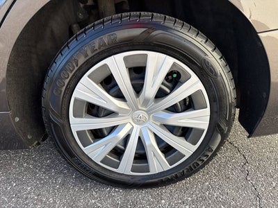 2018 Toyota Camry Hybrid LE