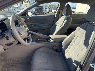 2025 Hyundai Elantra SE