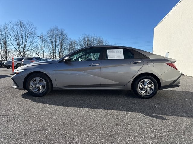 2025 Hyundai Elantra SE
