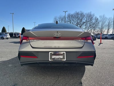 2025 Hyundai Elantra SE
