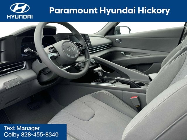 2025 Hyundai Elantra SE