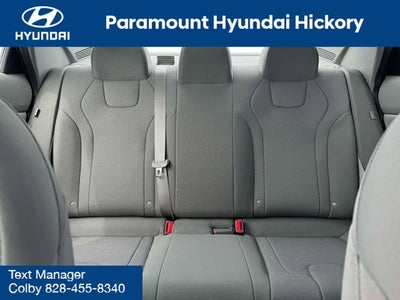 2025 Hyundai Elantra SE