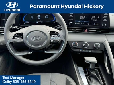 2025 Hyundai Elantra SE