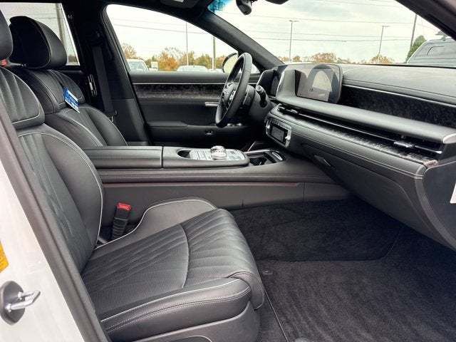 2025 Genesis G90 e-SC