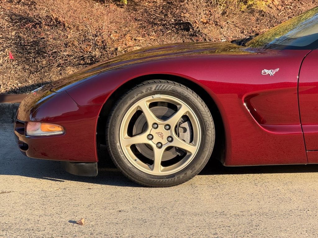 2003 Chevrolet Corvette Base