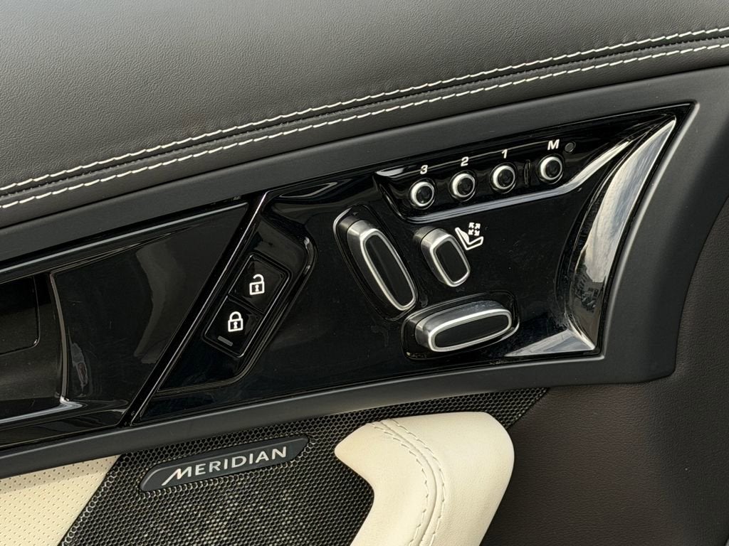 2023 Jaguar F-TYPE R-Dynamic