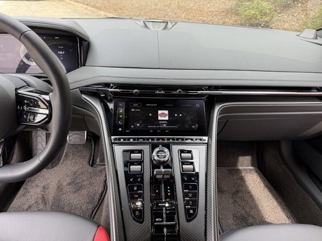 2025 Aston Martin DB12 Volante