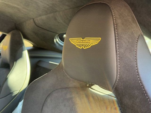 2025 Aston Martin Vantage Base