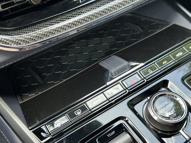 2025 Aston Martin DBX 707