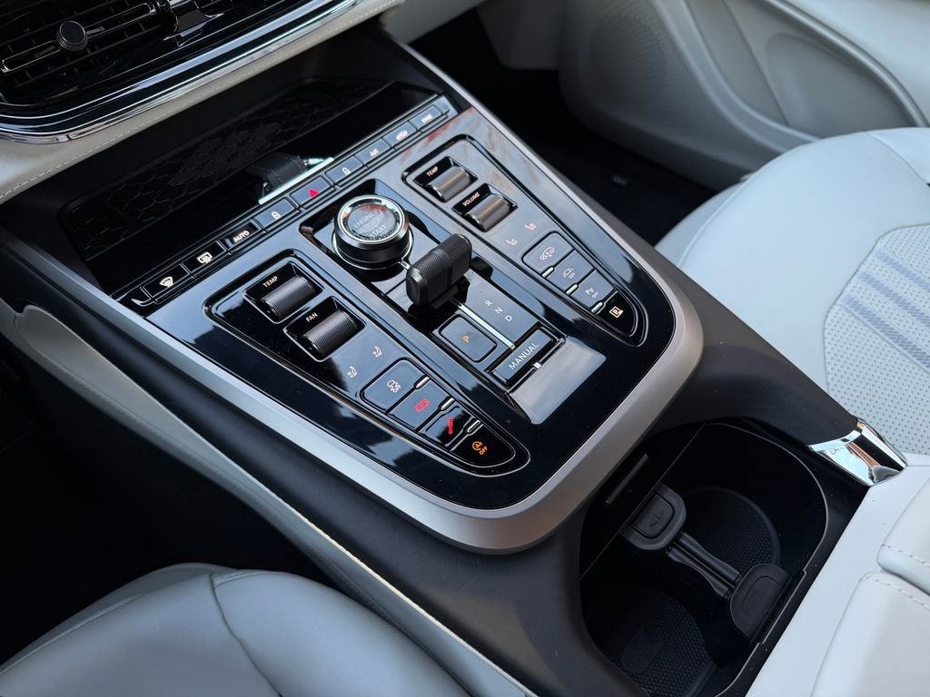 2026 Aston Martin DBX 707