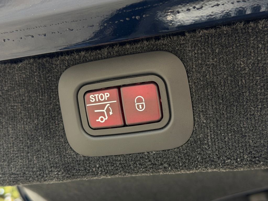 2026 Aston Martin DBX 707