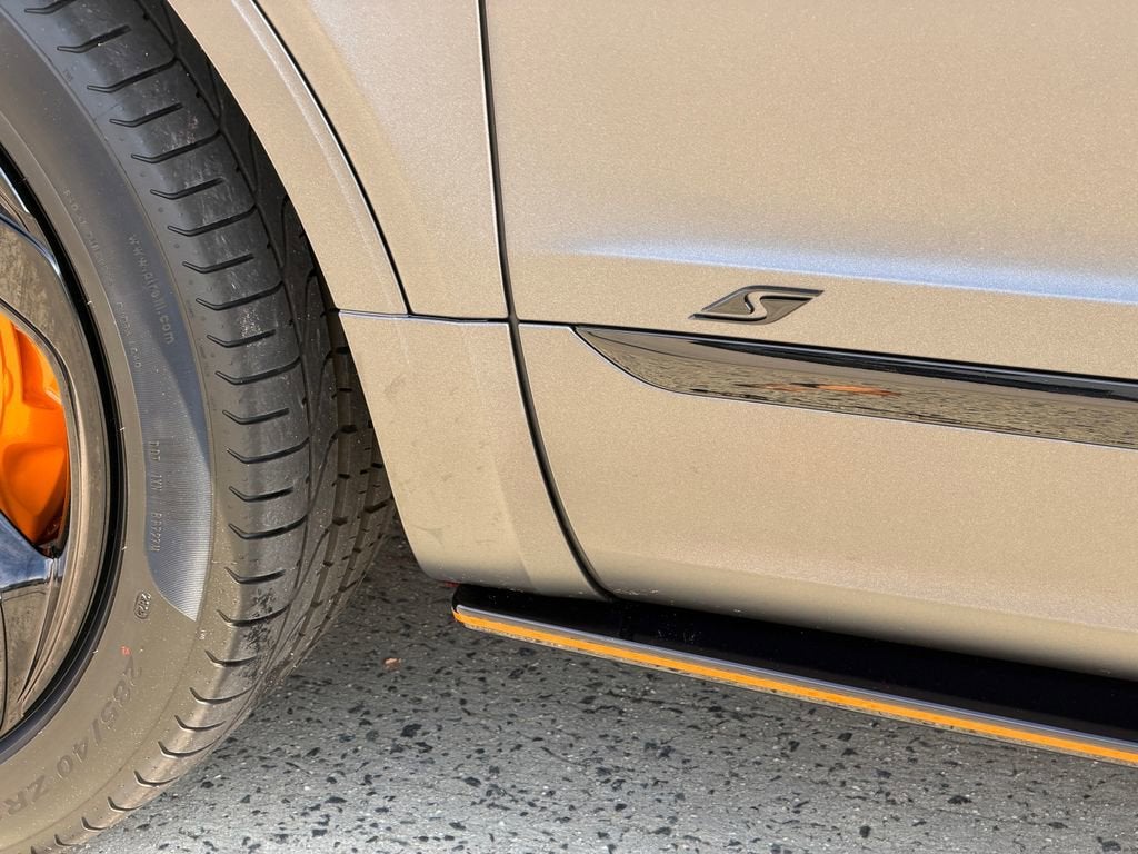 2025 Bentley Bentayga Base