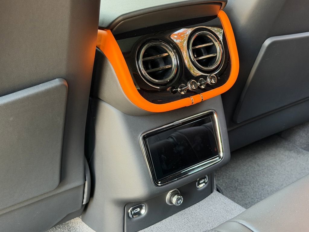 2025 Bentley Bentayga Base