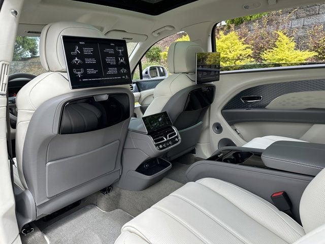 2024 Bentley Bentayga EWB A