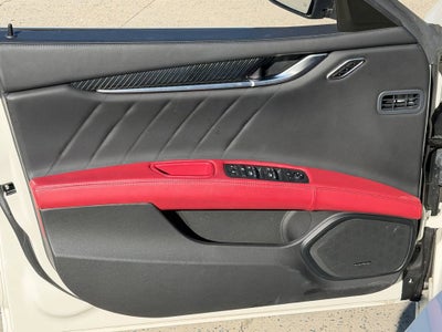 2022 Maserati Ghibli Modena Q4