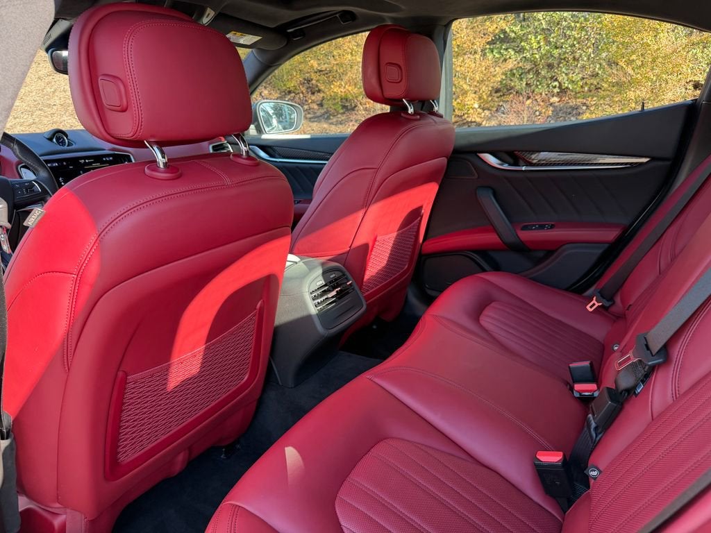 2022 Maserati Ghibli Modena Q4