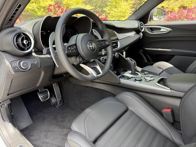 2025 Alfa Romeo Giulia Veloce