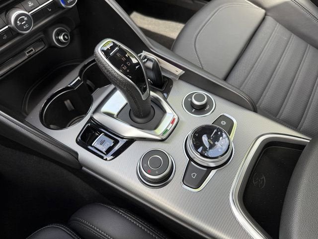 2025 Alfa Romeo Giulia Veloce