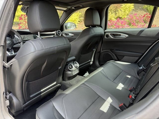 2025 Alfa Romeo Giulia Veloce