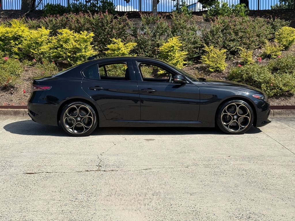 2025 Alfa Romeo Giulia Intensa