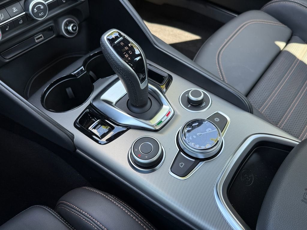 2025 Alfa Romeo Giulia Intensa