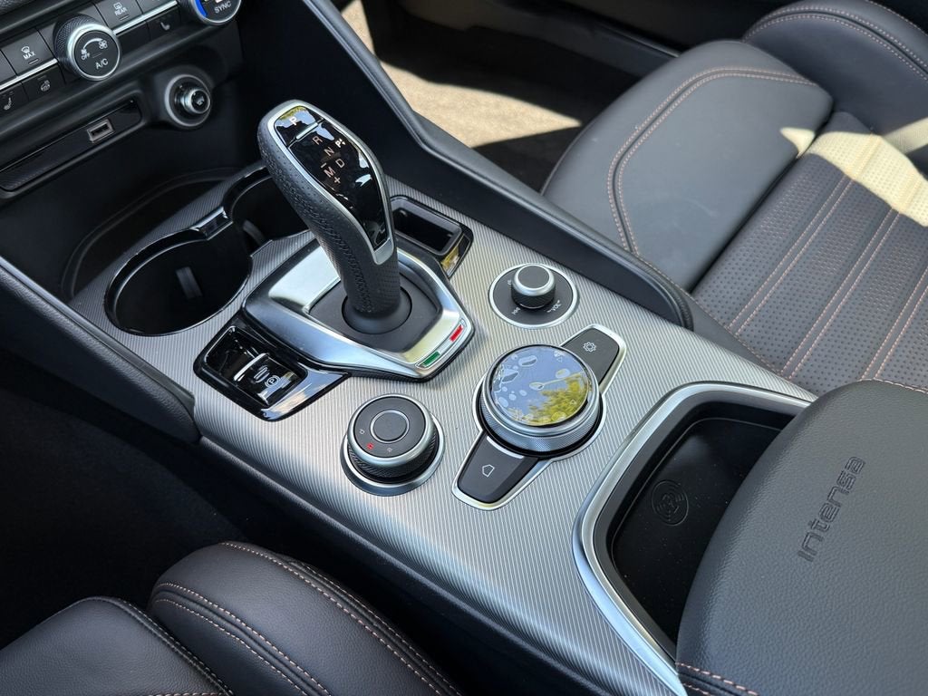2025 Alfa Romeo Giulia Intensa