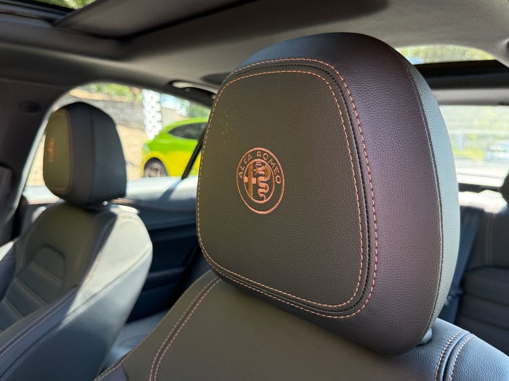 2025 Alfa Romeo Giulia Intensa