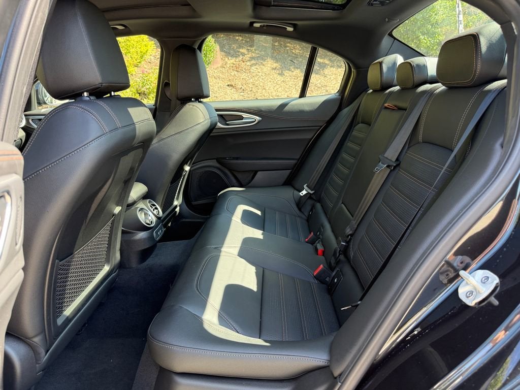 2025 Alfa Romeo Giulia Intensa