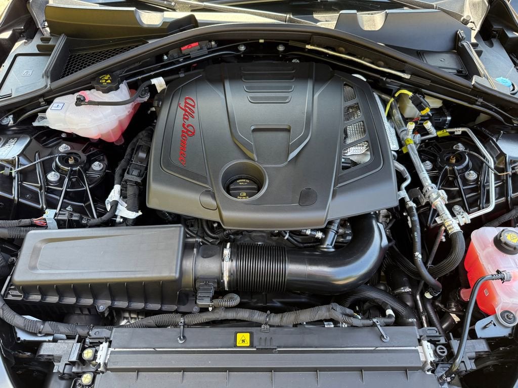 2025 Alfa Romeo Giulia Intensa