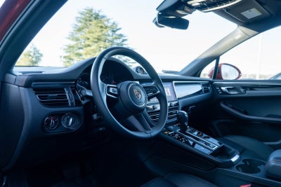 2022 Porsche Macan Base