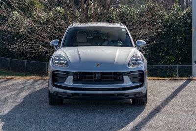 2025 Porsche Macan Base