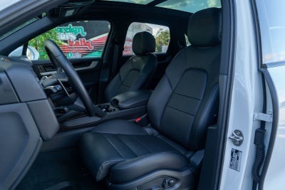 2025 Porsche Cayenne Base