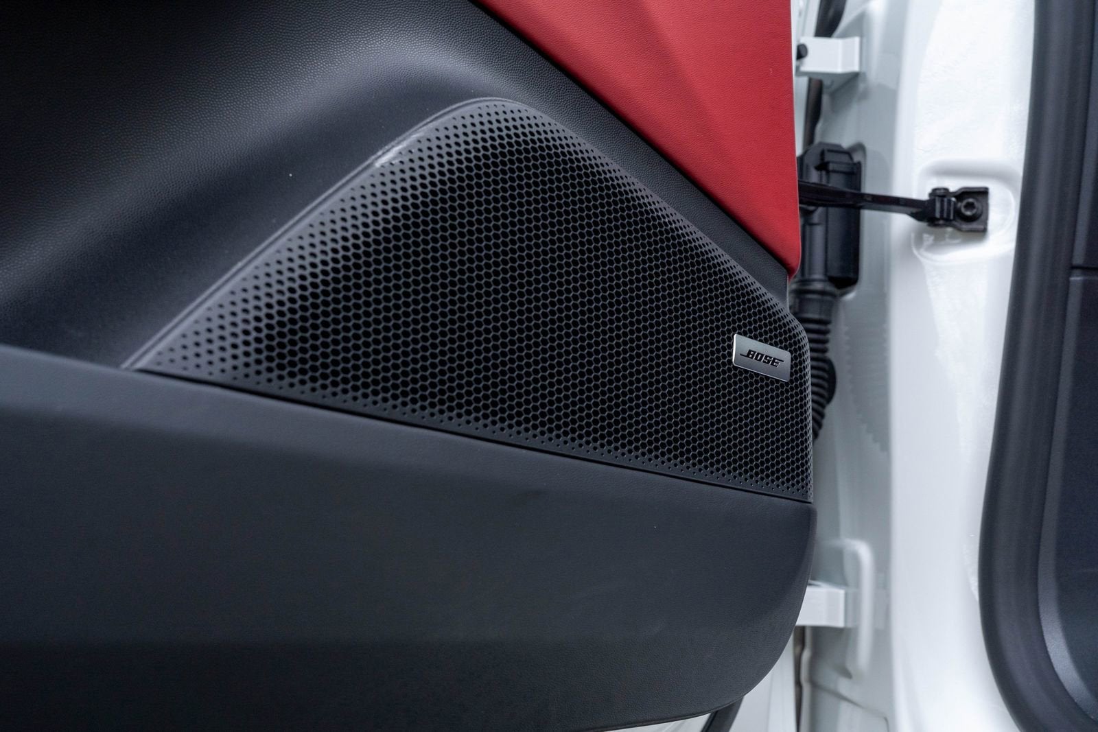 2025 Porsche Macan Electric 4S