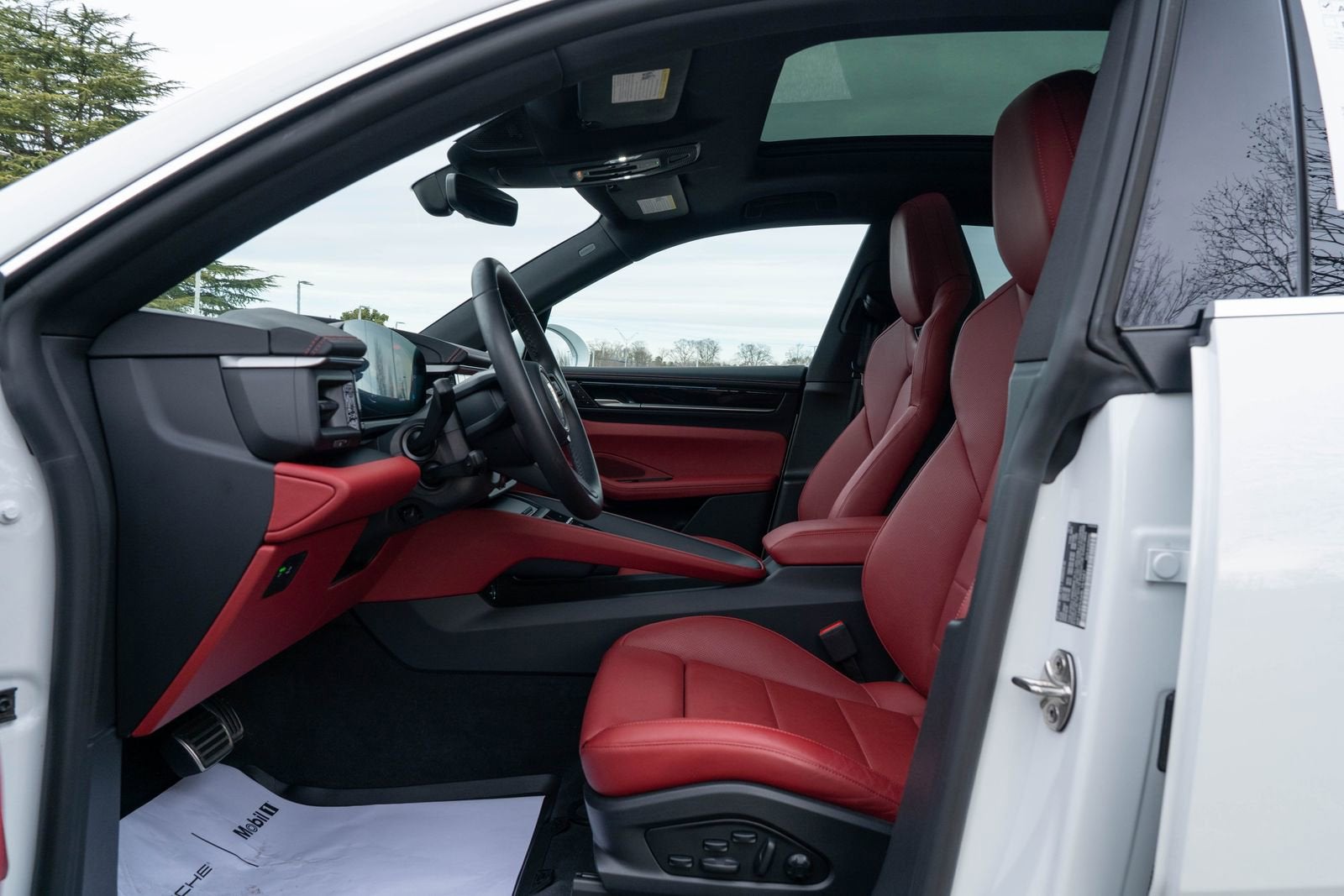 2025 Porsche Macan Electric 4S