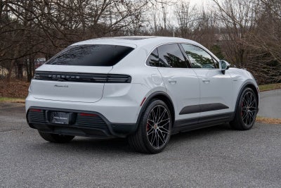 2025 Porsche Macan Electric 4S
