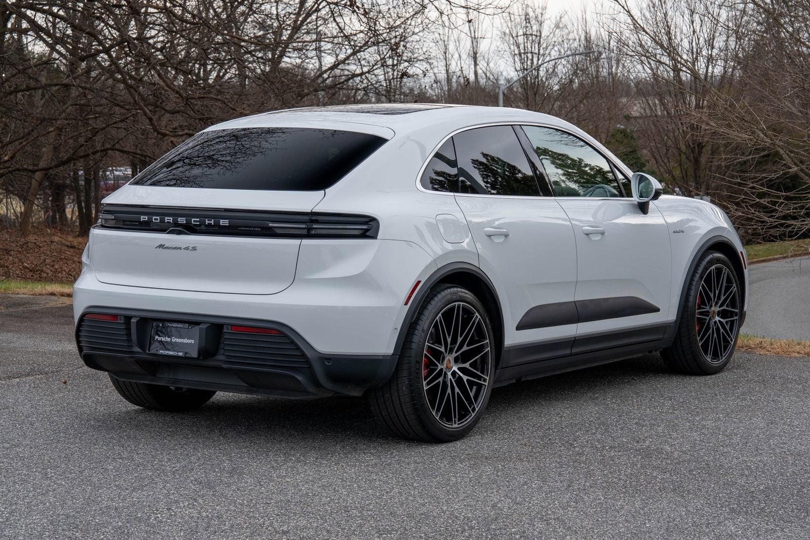2025 Porsche Macan Electric 4S