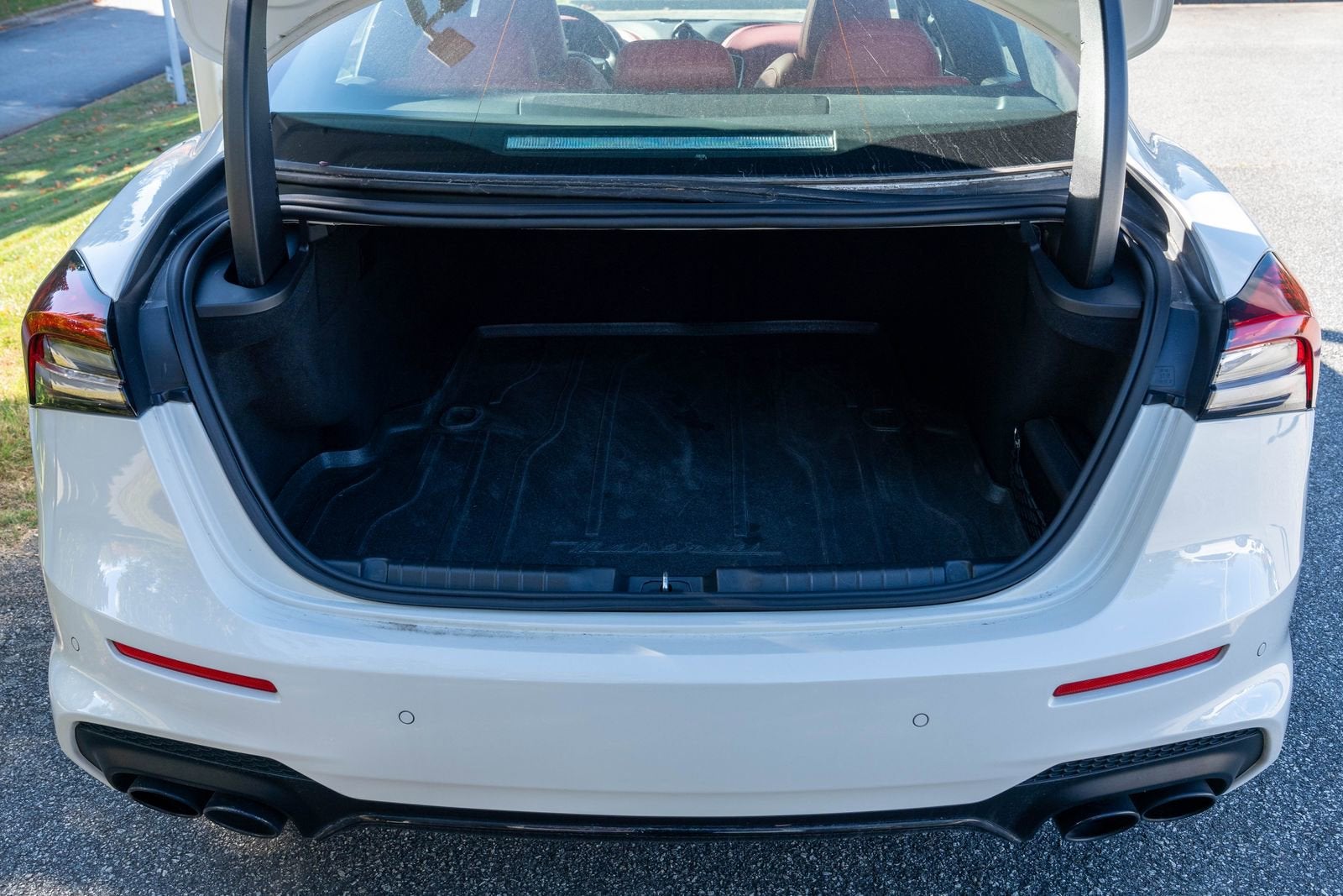 2022 Maserati Ghibli Modena Q4