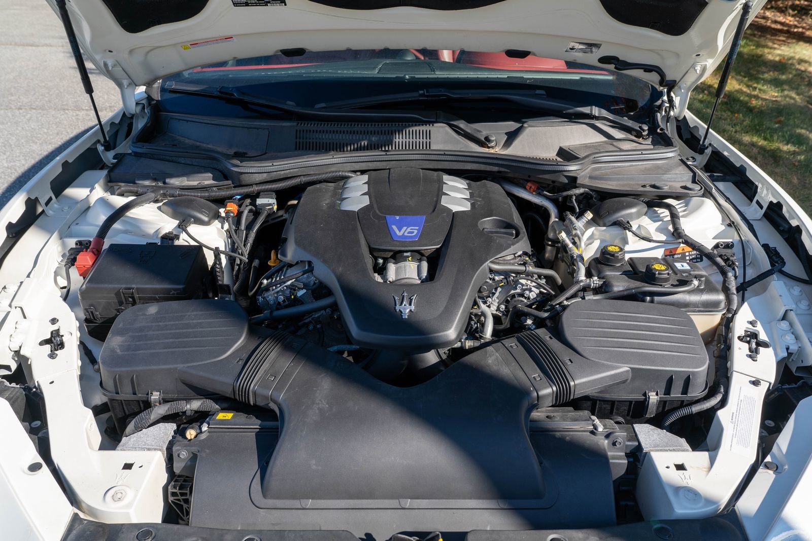 2022 Maserati Ghibli Modena Q4