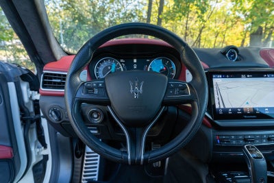 2022 Maserati Ghibli Modena Q4