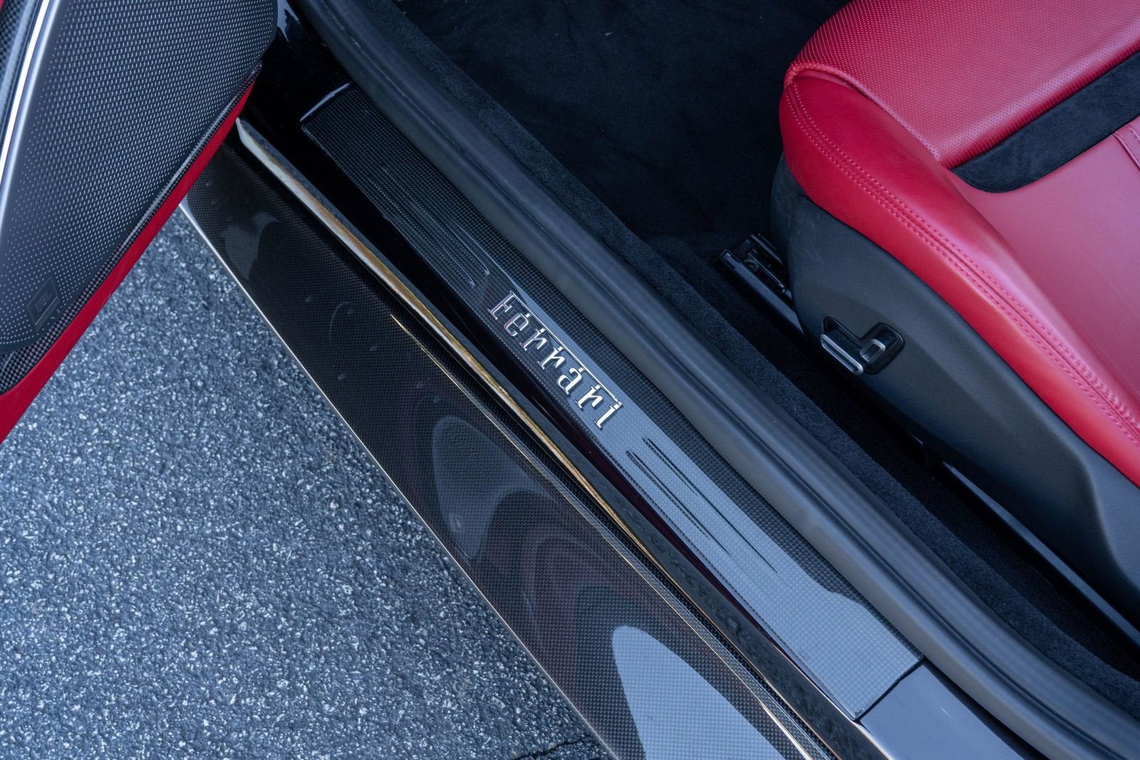 2024 Ferrari Roma Spider Base