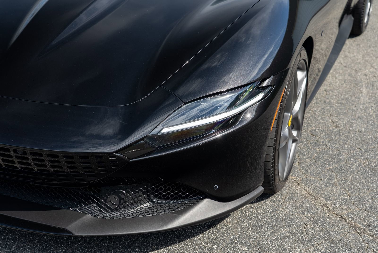 2022 Ferrari Roma Base