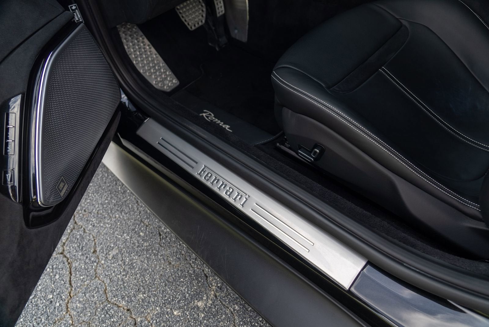 2022 Ferrari Roma Base