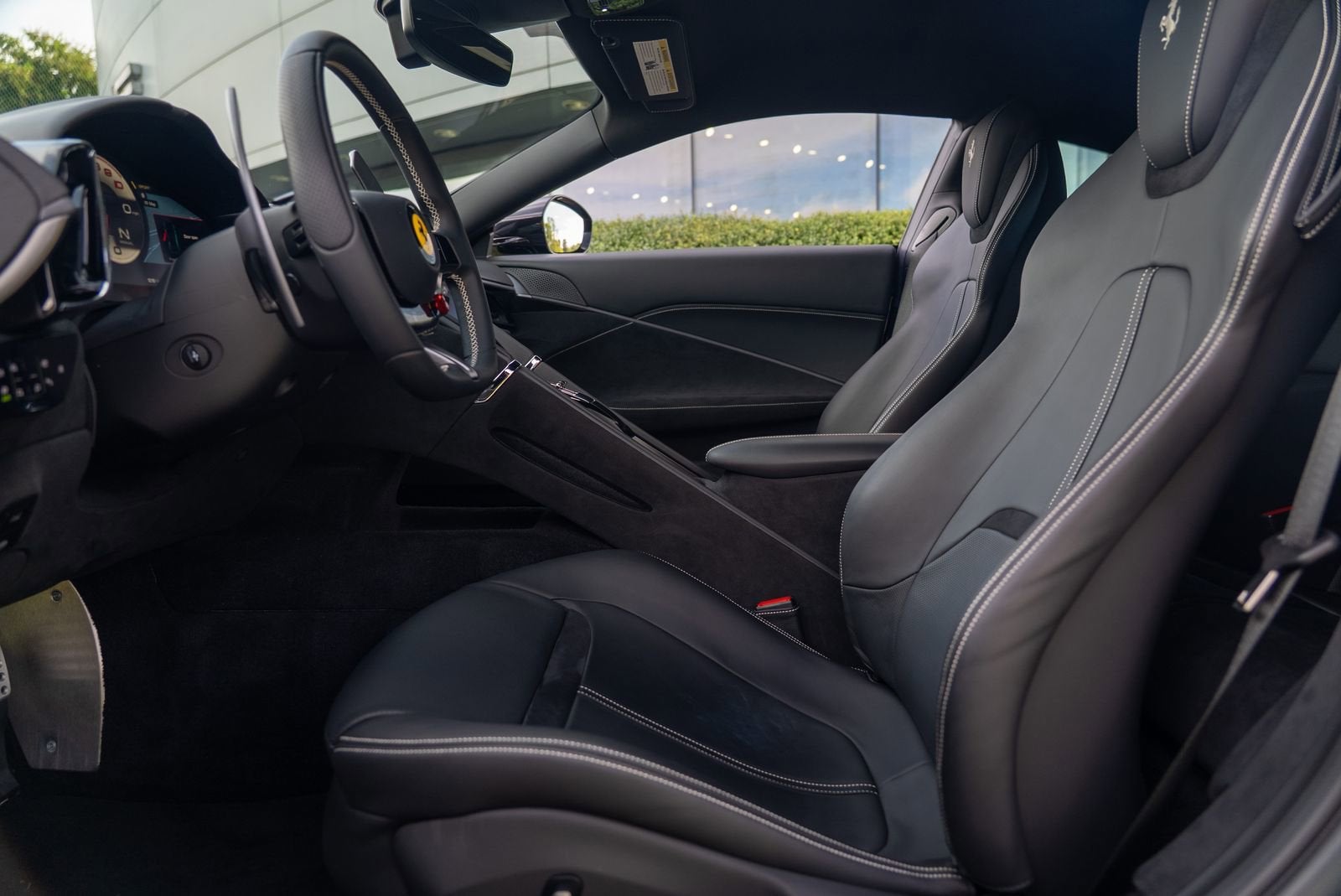 2022 Ferrari Roma Base