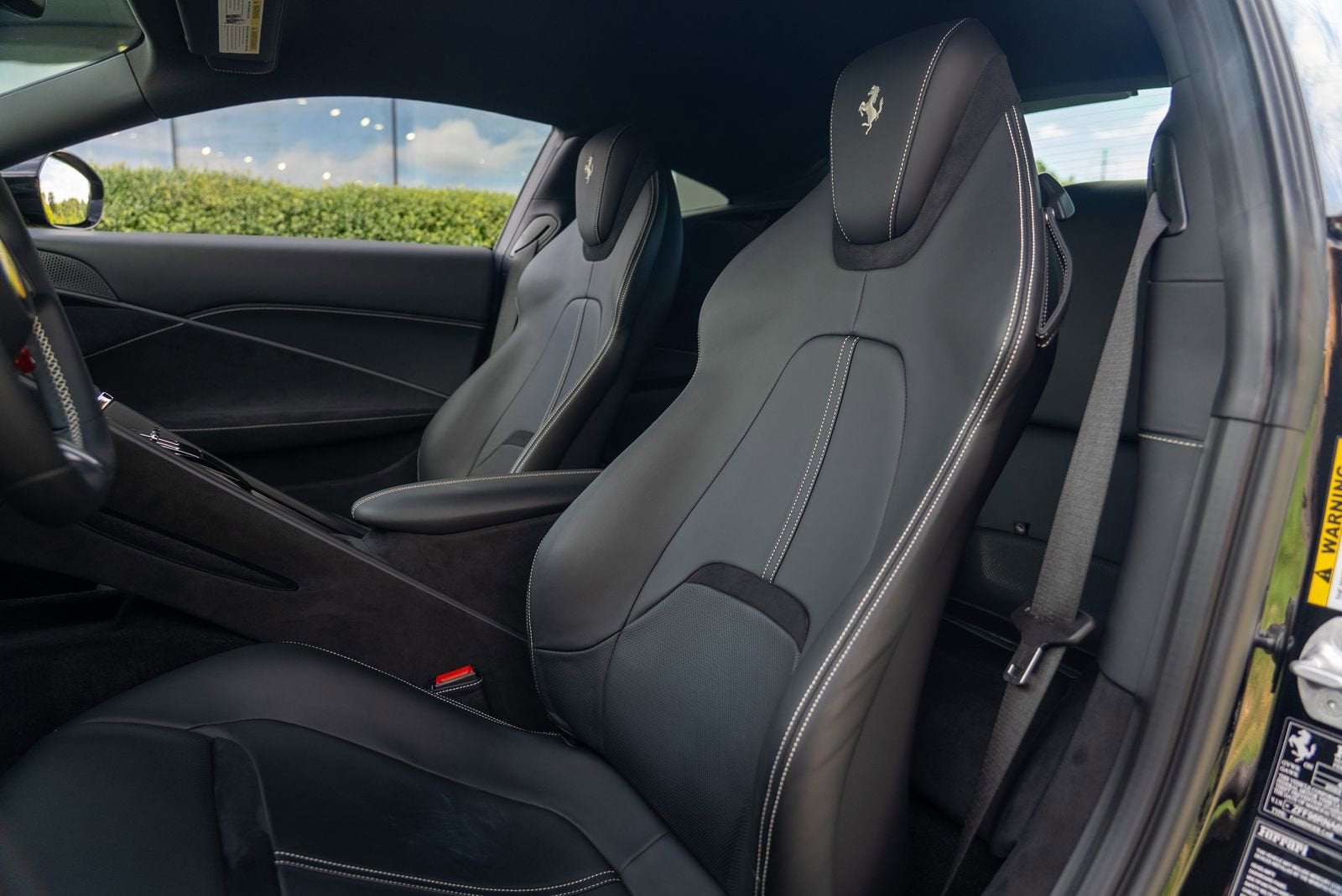 2022 Ferrari Roma Base